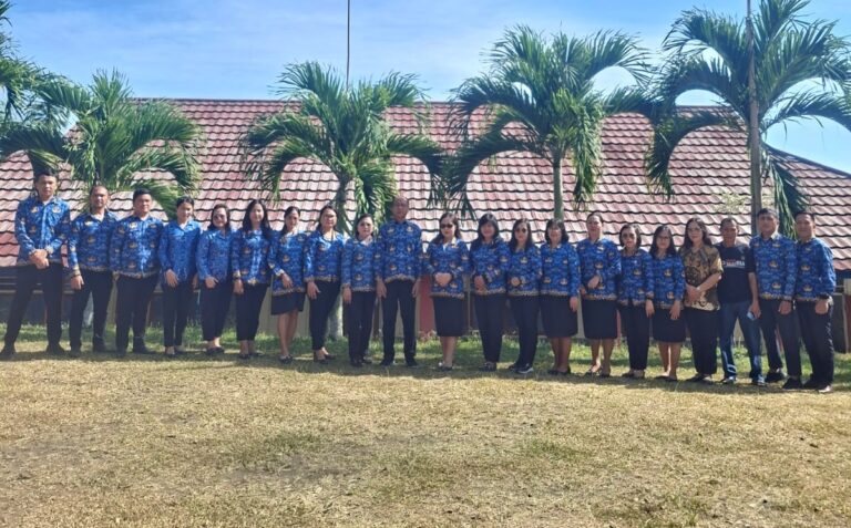 SMK Negeri 1 Tenga Melaksanakan Upacara Peringatan HUT ke-81 Republik Indonesia